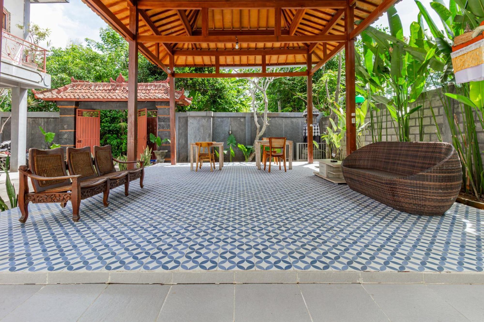 Capital O 93944 Geweka Homestay Джимбаран Экстерьер фото